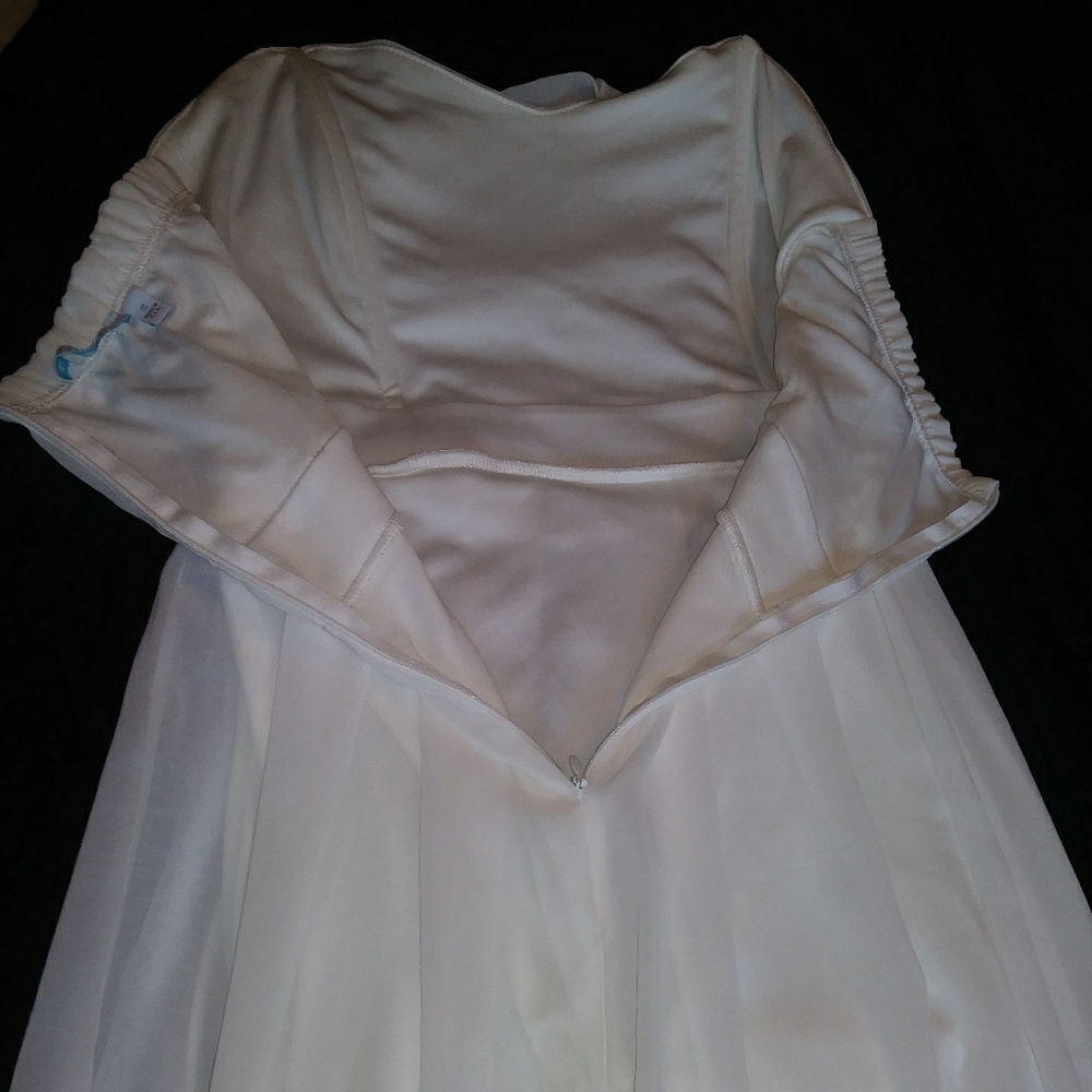 Dress - Picture 4 of 7